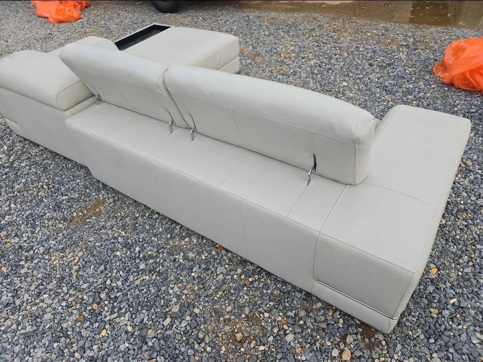 Sofá seccional de cuero moderno Modani - blanco roto / gris claro chaise lounge -... Foto 3 de 4