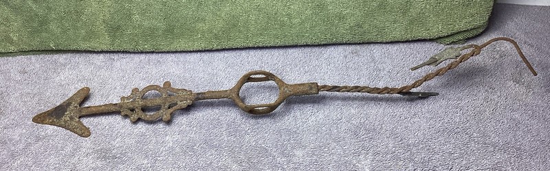 ANTIQUE CAST IRON LIGHTNING ROD DIRECTIONAL ARROW