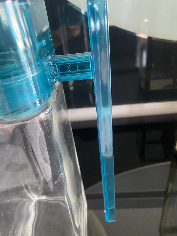 Caraffa Luigi Bormioli - Ottime Condizioni - Tappo E Manico Plastica Colorata - Immagine 2 di 4