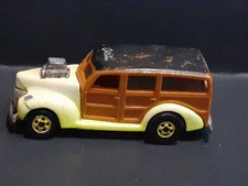 1979 HOT WHEELS ORIGINAL "CAL CUSTOM" FORD WOODLIE WAGON - NEON YELLOW 