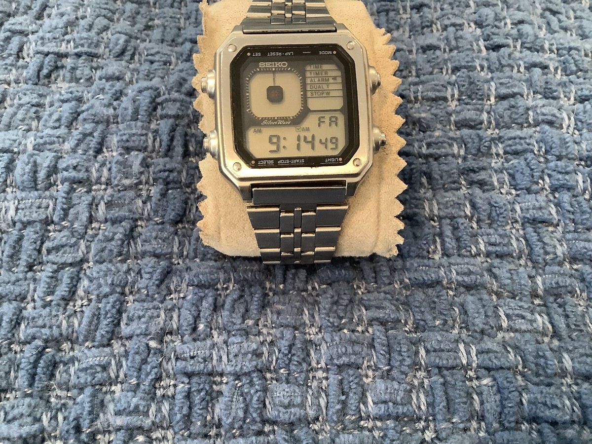 Seiko G757-5010 Silver Wave James Bond Octopussy Quartz LCD Seiko G757-5010 Silver Wave James Bond Octopussy Quartz LCD