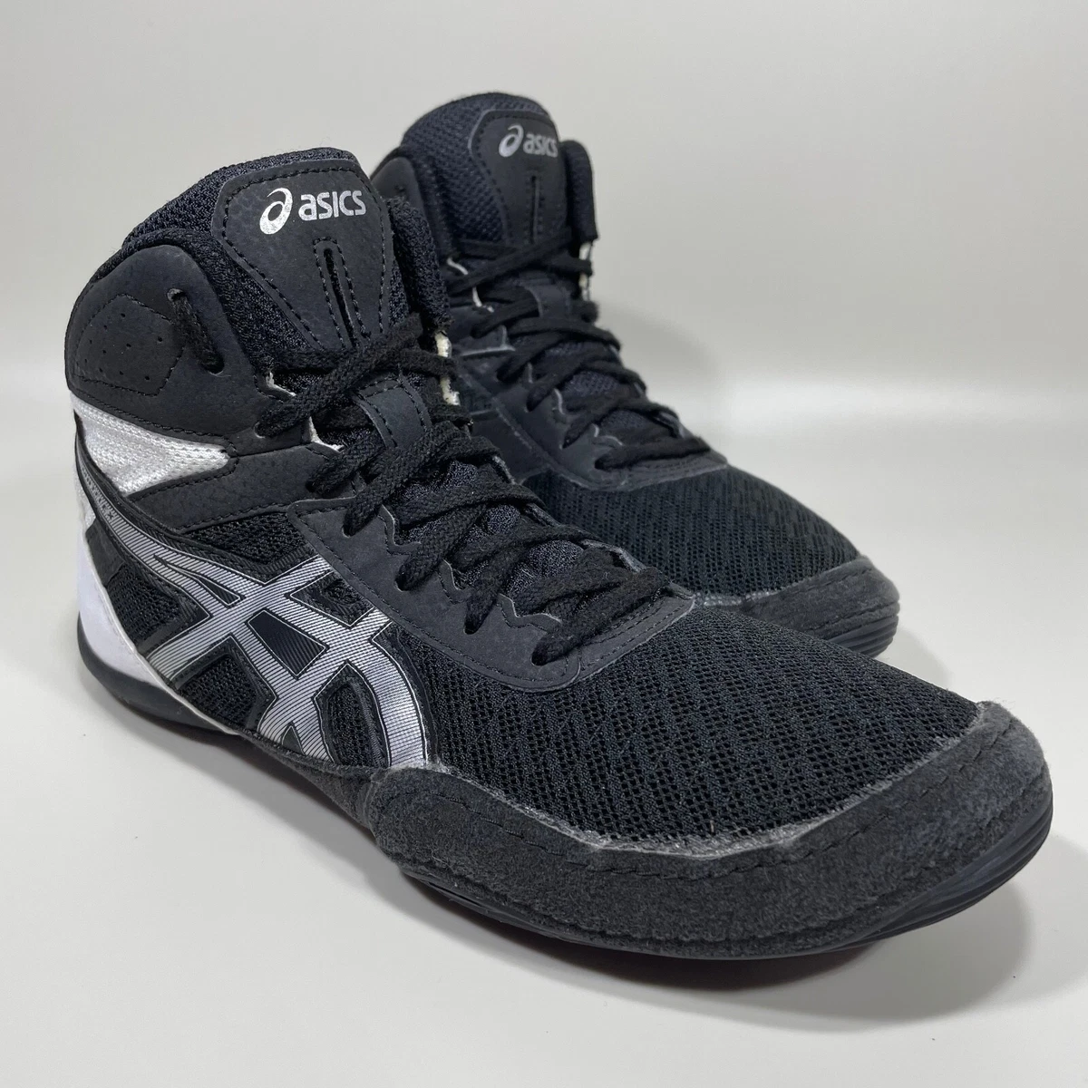 Asics wrestling hotsell shoes size 5