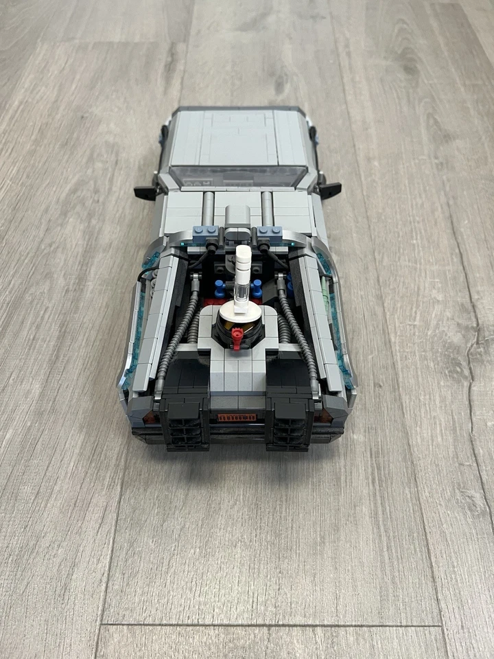 LEGO Icons 10300 Back to the Future Time Machine, photo 3 of 5
