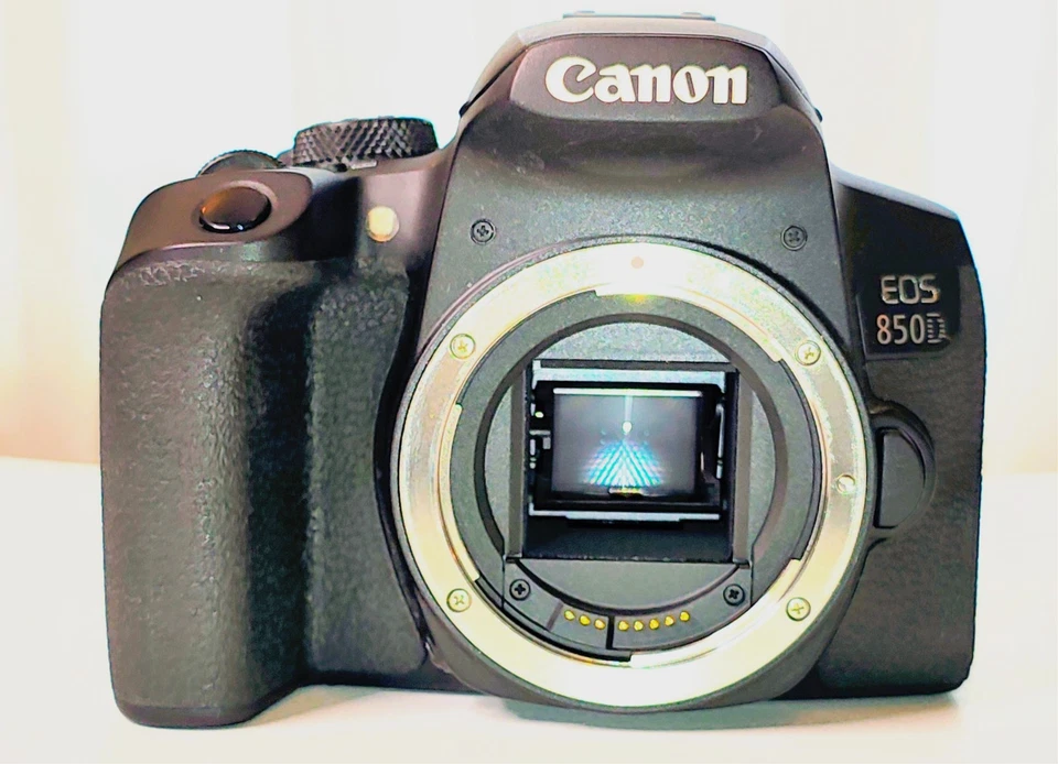 Canon EOS 850D, photo 2 of 5