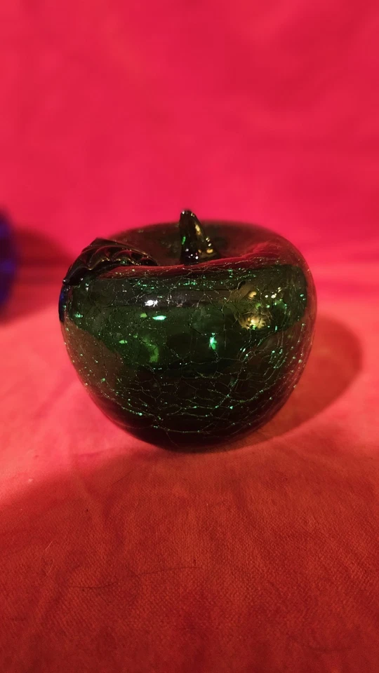 Manzana verde de vidrio agrietado vintage Foto 3 de 4