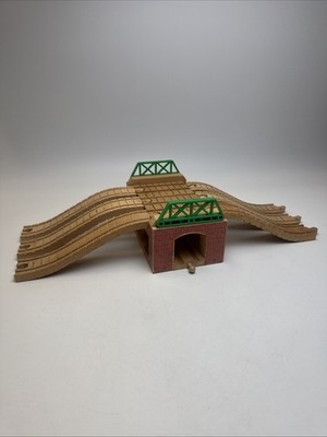 Thomas & Friends Wooden Railway Henry's Tunnel 1996 w/ Ascending Tracks