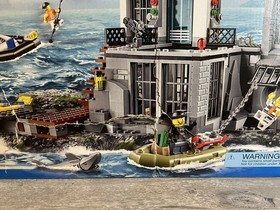 LEGO CITY Prison Island 60130 - New - Damaged Box