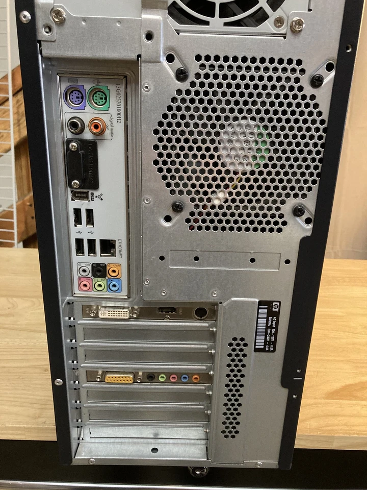 HP Desktop Pavillion D4995 320GB HDD 4GB DDR2 Core 2 Quad 2.4GHz Windows XP - Image 2 of 4