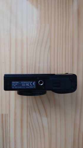 Ricoh GR Digital III 10MP Compact Digital Camera – Good Condition – Battery - Picture 5 of 10