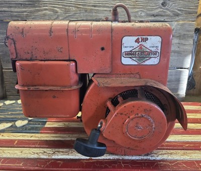 1969 Briggs & Stratton Horizontal Shaft 4 HP. Engine.  Runs