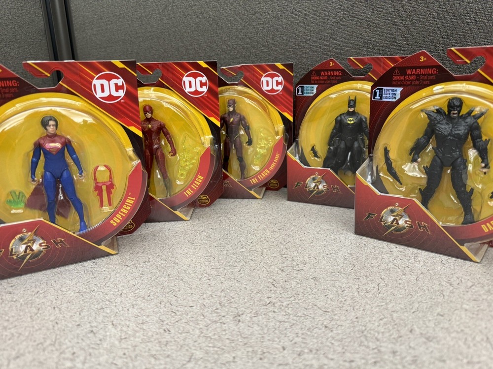 DC The Flash - Dark Flash, Batman, Flash, Young Barry Flash, Supergirl