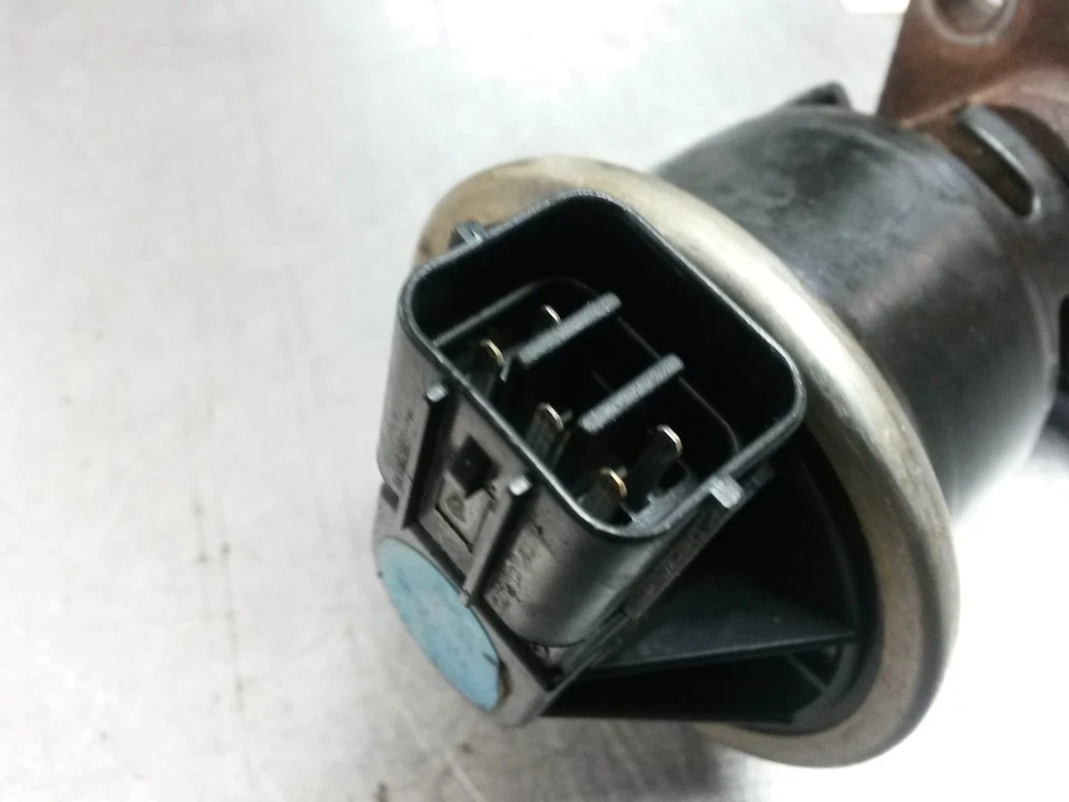 EGR Valve From 2005 Saturn Vue 3.5 - Image 3 of 4