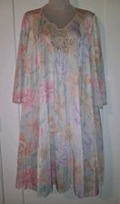 Vintage Vanity Fair Floral Print Nylon Lace Nightgown Peignoir Lingerie Set S