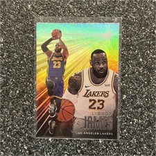 Panini Chronicles 2020-21 Essentials LeBron James Lakers Basketball #227