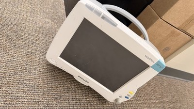 Philips MP50 IntelliVue Patient Monitor M8004A With M3001a Module And All Cables