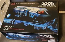 2017 2001 Space Odyssey 1:55 Scale Moon Bus Model Kit Moebius 2001-1 SEALED!