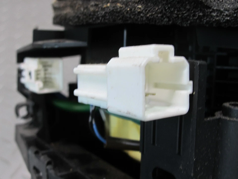 01-05 LEXUS JCE10L IS300 A/T AUTOMATIC TRANSMISSION GEAR SHIFTER W KNOB OEM - Image 3 of 4