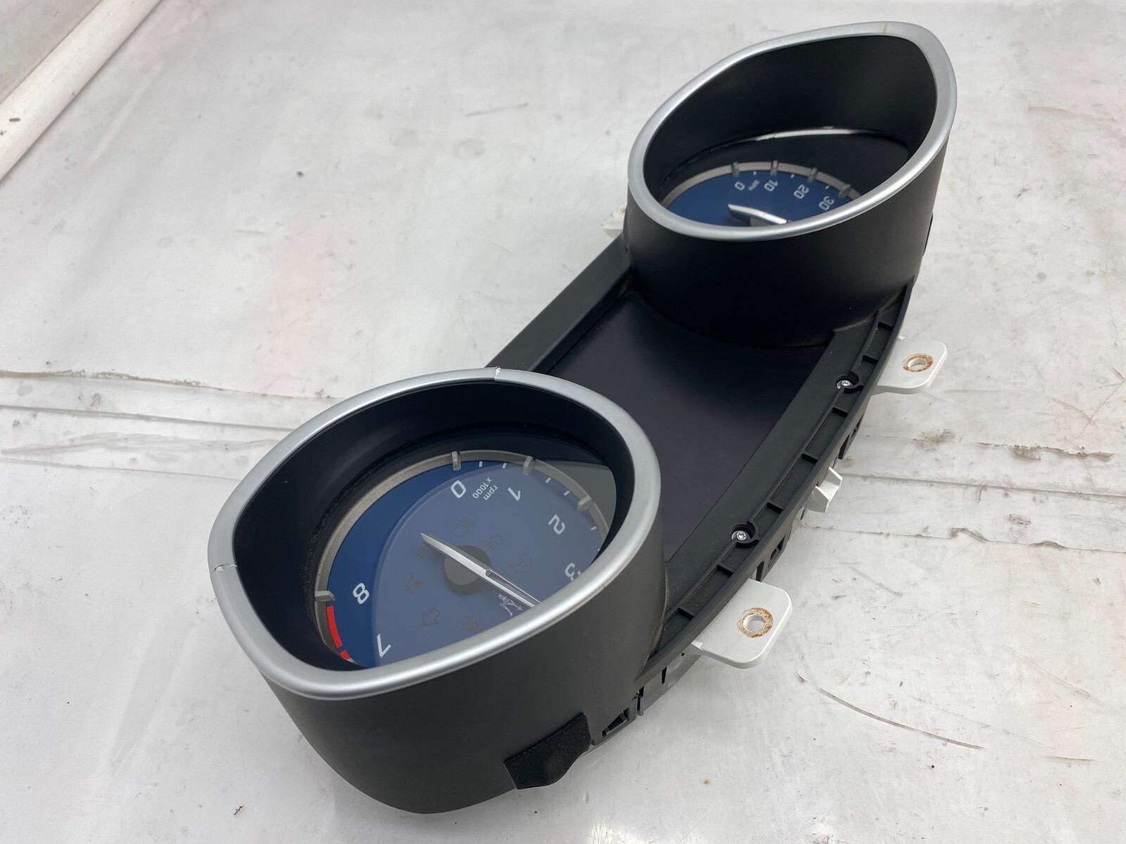 ⭕ 14-17 Maserati Ghibli Speedometer Instrument Cluster Analog Display 670030640