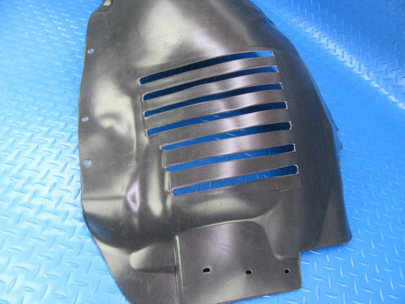 Bentley Continental Flying Spur right front wheel housing fender liner #9158 