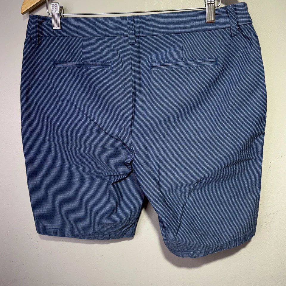 Bermudas Khakis by Gap City 10 pulgadas azul y blanco a rayas para mujer talla 10 Foto 2 de 4