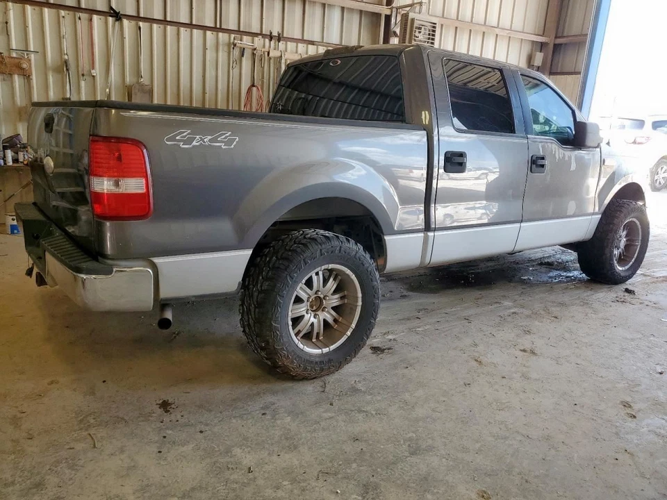 (LOCAL PICKUP ONLY) Radiator Standard Duty Cooling 1" Core Fits 04-08 FORD F150 - Imagem 3 de 4