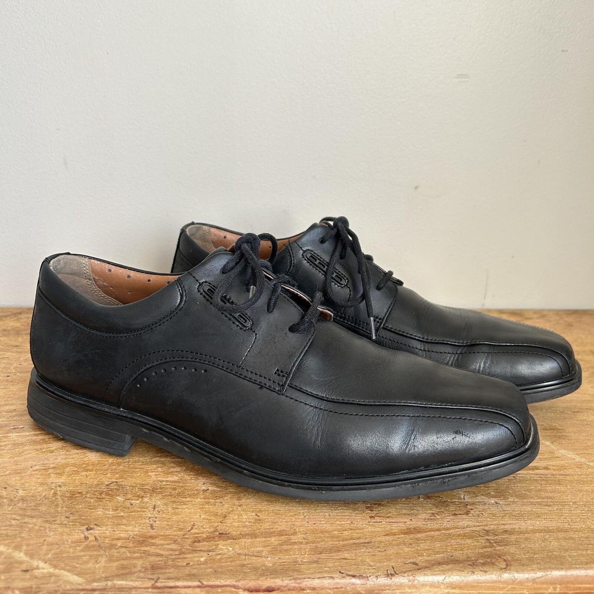 Clarks Shoes Men display picture 1
