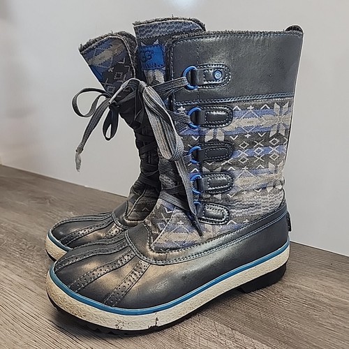 UGG AUSTRALIA BARONESS Blue Nordic Snowflake BOOTS S/N 1001796, USA 7