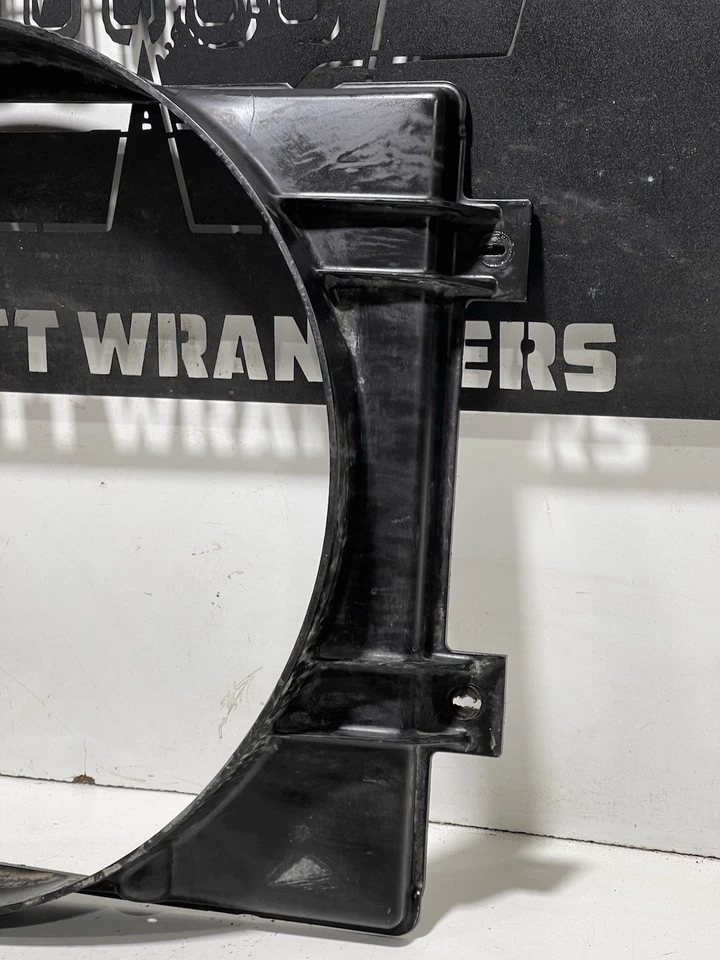 Cubierta del ventilador del radiador de 6 cilindros 52027925AC 97-06 OEM 4.0 Jeep TJ Wrangler CC 1VV Foto 3 de 4