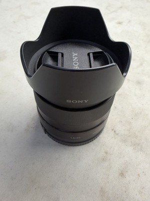 Sony E 35mm f/1.8 OSS Lens (SEL35F18) for APS-C E-Mount