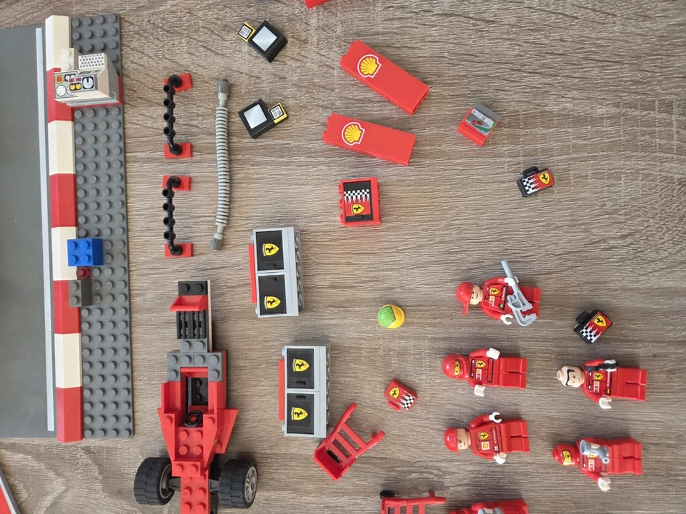 Lego Ferrari Konvolt -- Viele MINIFIGUREN ## WAGEN..TEILE - Bild 3 von 4