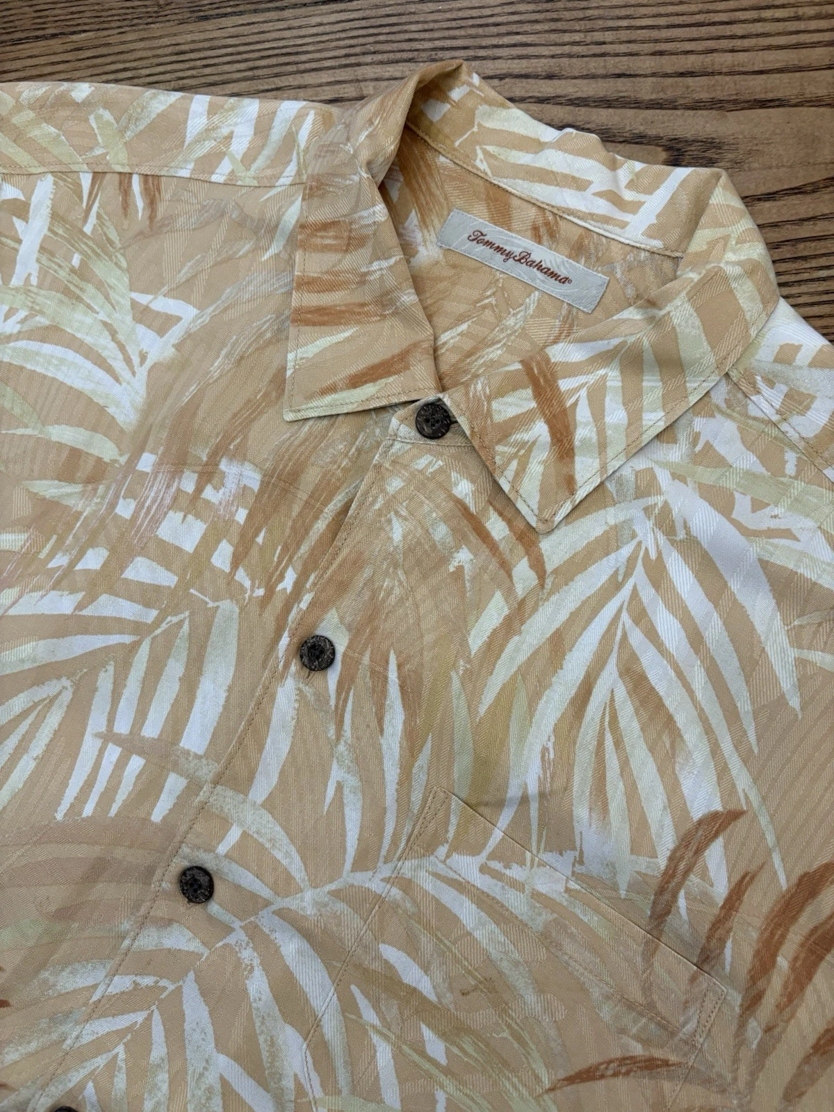 Tommy Bahama Men’s Large 100% Silk Leaf AOP Hawaiian Short Sleeve Button Shirt
