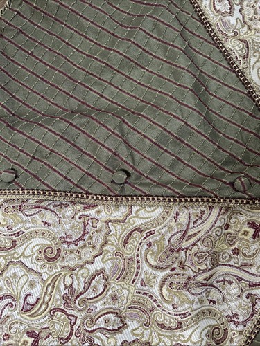 Serendipity Christmas Tree Skirt - Picture 7 of 10