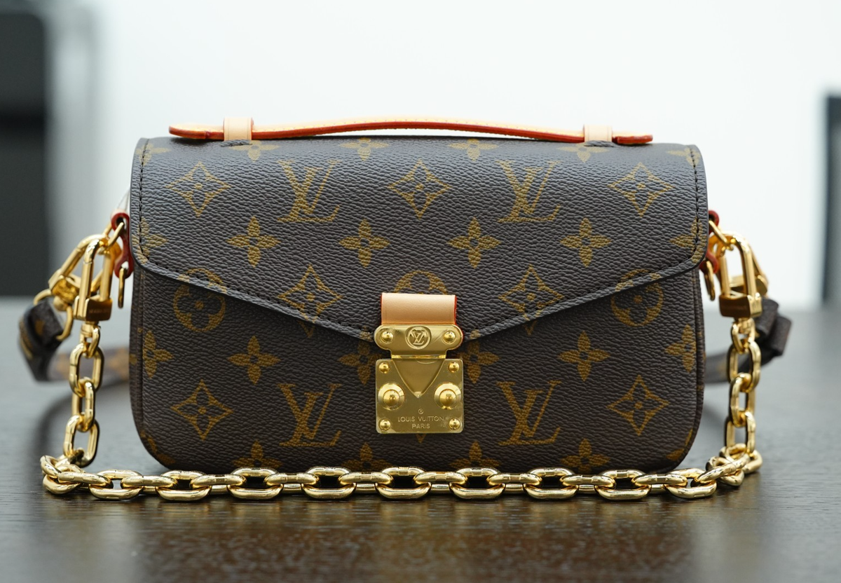 Louis Vuitton Pochette Metis East West Monogram Chain 2way