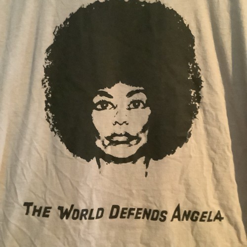 ANGELA DAVIS GRAPHIC TEE THE WORLD DEFENDS ANGELA Size Xxxl - Bild 3 von 4