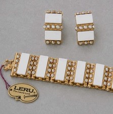 Juego de Pendientes Pulsera Leru Blanco Lucite AB Diamantes de Imitación Tono Dorado Mod Años 60 Nuevos