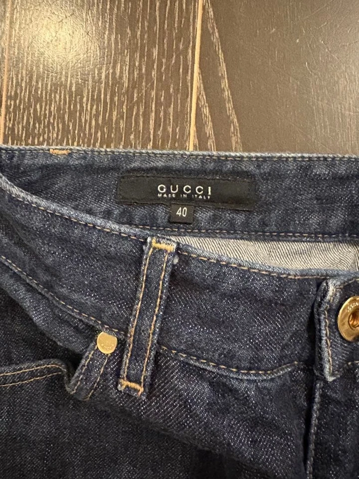 DENIM USADO CON LOGO GUCCI, ANTIGUO MUY BUENO Foto 4 de 4