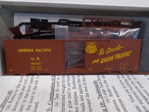 INTERMOUNTAIN ~ UNION PACIFIC 10' ALTO AAR BOX CAR # 190287 ~ KIT ~ ESCALA HO | Zustand: New