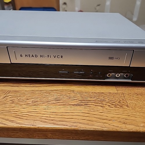 RCA Progressive Scan DVD/Video CD/MP3/Video Cassette Recorder - DRC6350N - Picture 3 of 4