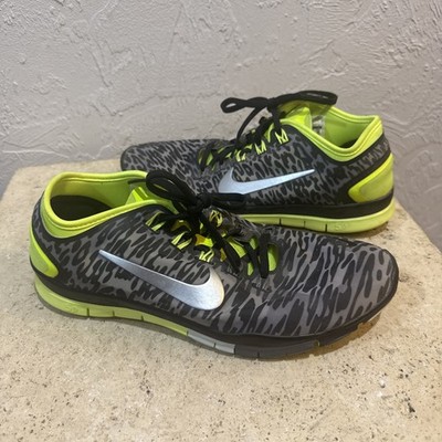 Nike Free TR Connect 2 Women s Sz 9 M Athletic Shoes Sneakers Animal Print