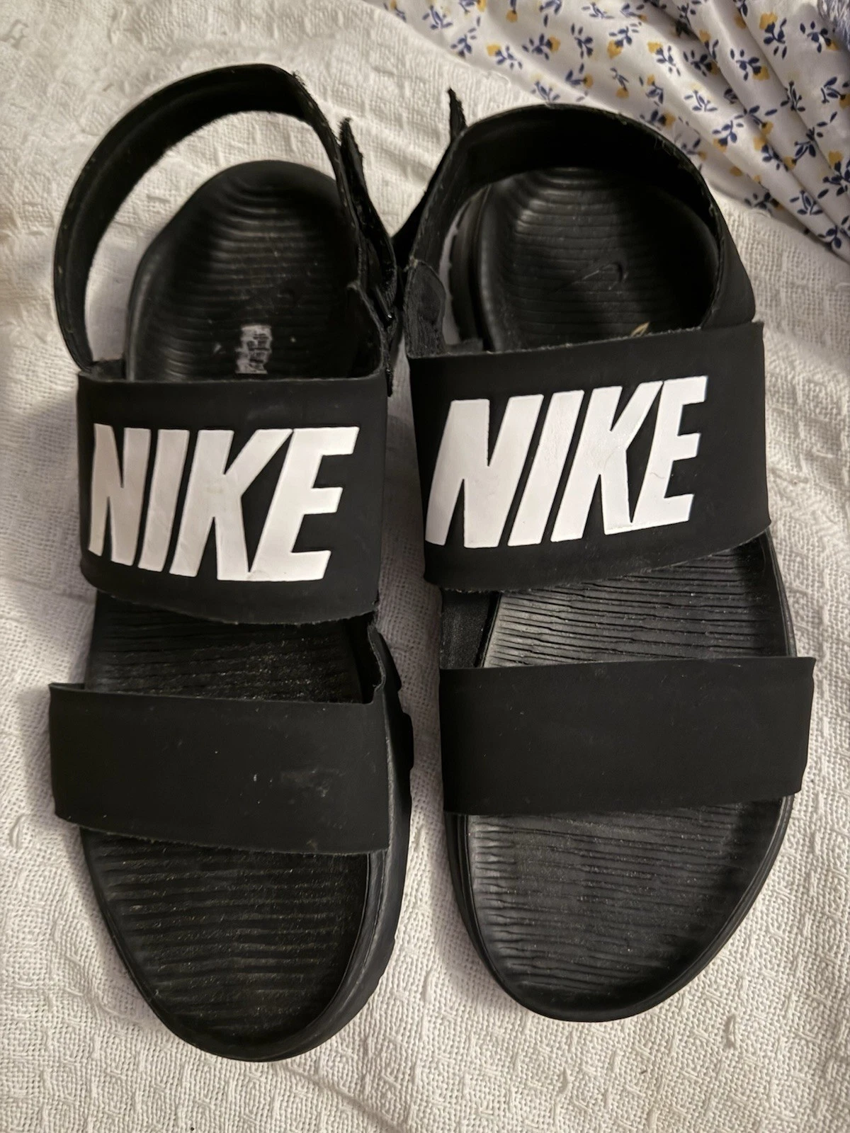 NIKE TANJUN SANDALO NERO BIANCO CINTURINO REGOLABILE ALLA CAVIGLIA SLIDE US DONNA TAGLIA 9