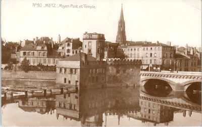 No. 20 Metz. Moyen-Pont et Temple Black & White France Postcard