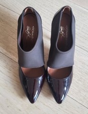 Donald j PLINER Dark Brown Patent Leather Pumps with stretch fabric; 6M NEW