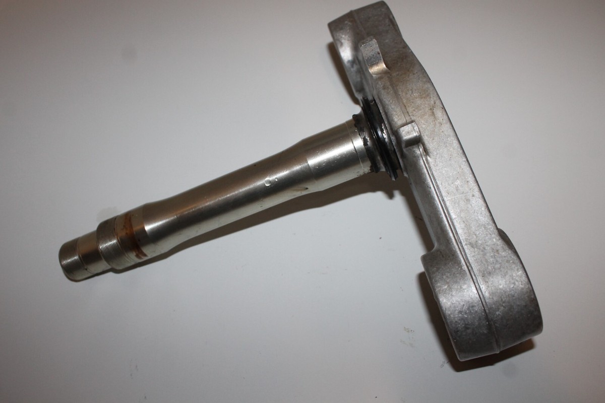 IG___06  2005 - 2006 Kawasaki ZX6R ZX 6R Lower Triple Tree Clamp
