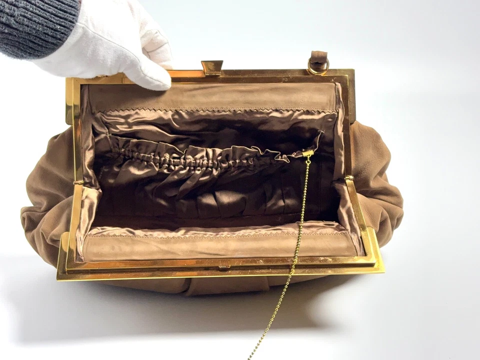 **Linda** Bolsa de mão vintage de camurça marrom sob medida (feita à mão na Alemanha 1952) - Imagem 3 de 4