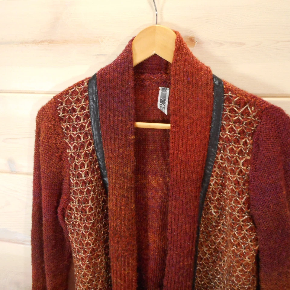 BKE 女式大码开衫锈带金色装饰人造皮革装饰开口 — 第 2/4 张图片