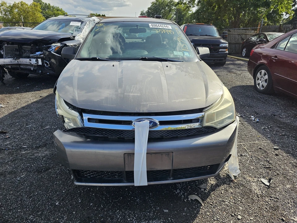 Manija de puerta exterior delantera derecha usada se adapta a: montaje de manija de puerta Ford Focus 2009 Foto 3 de 4