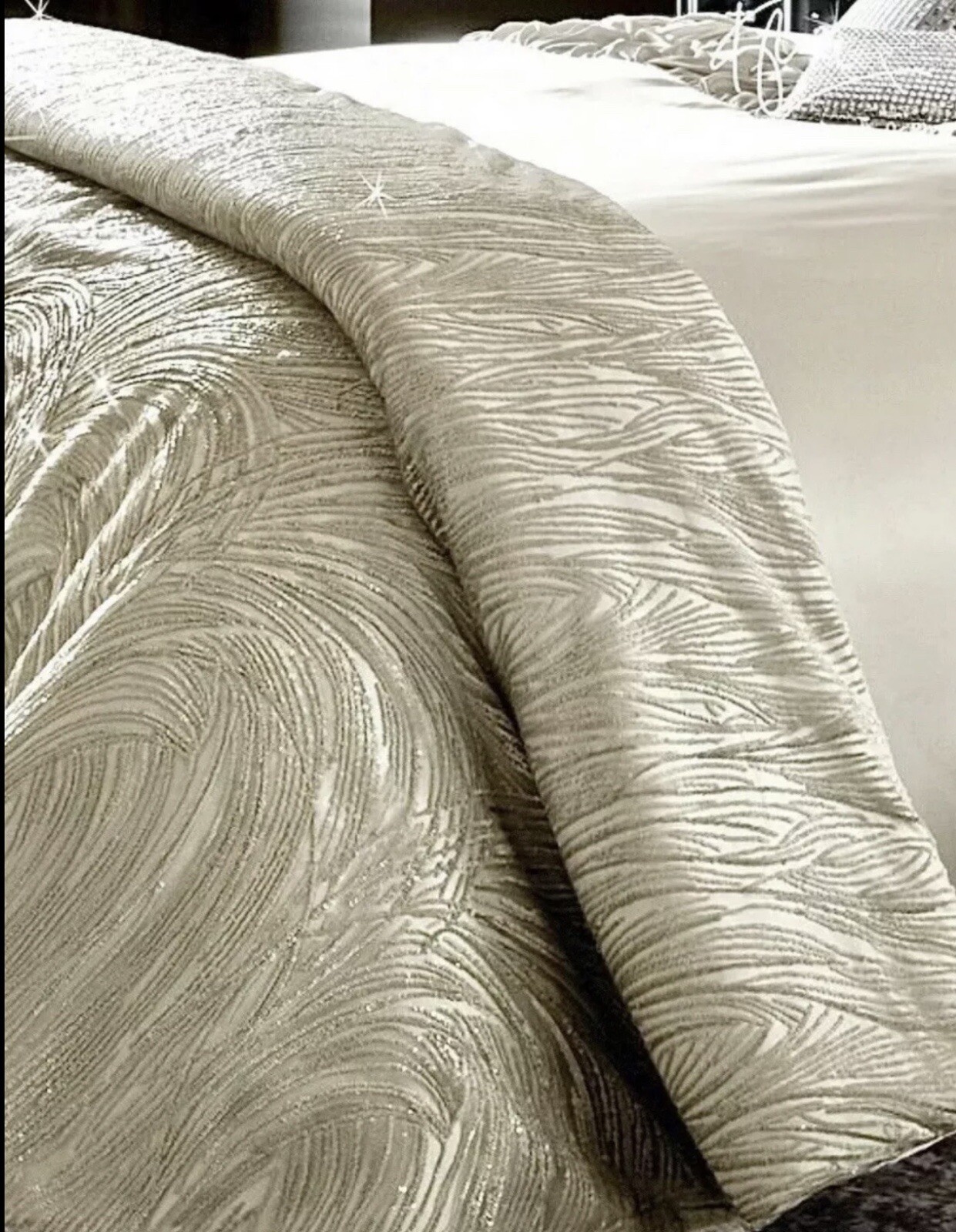Kylie At Home Contour Swirl Sequin Champagne Gold Throw Estelle Bedding