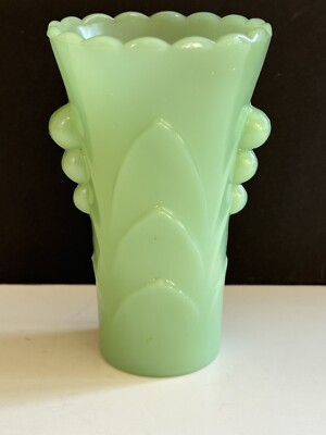 Vintage Jadeite Green Vase Art Deco Style Tulip Shaped 5.5  Fire King