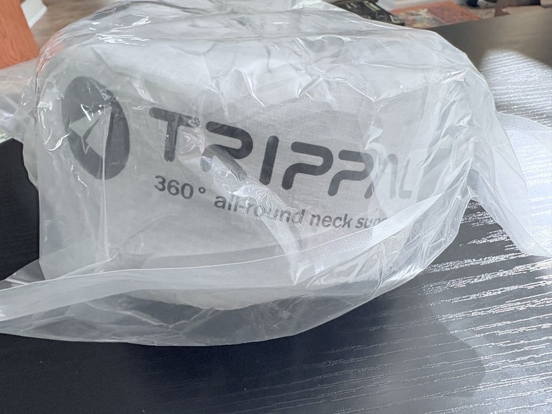 TripPal 360 All Around Neck Support Travel Pillow with Travel Case - Large- NWOB
