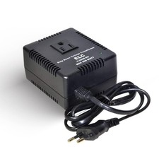 200-Watt Voltage Converter - Step Down - 220v to 110v / 240v to 120v Travel P...